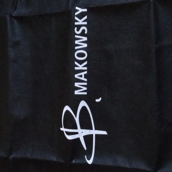 B Makowsky Black Dust Bag for Hand Bag New Without Tags - Picture 2 of 2